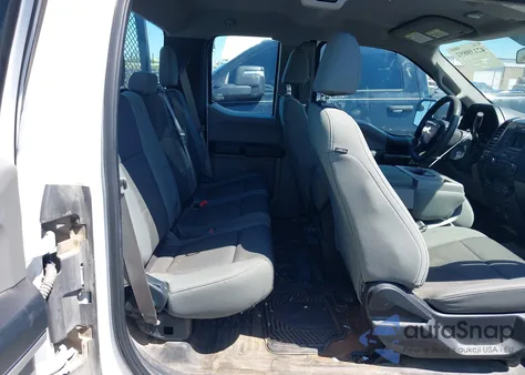 2017 Ford F-150 Xl z USA, uszkodzony, nr VIN 1FTFX1EF7HKC30787